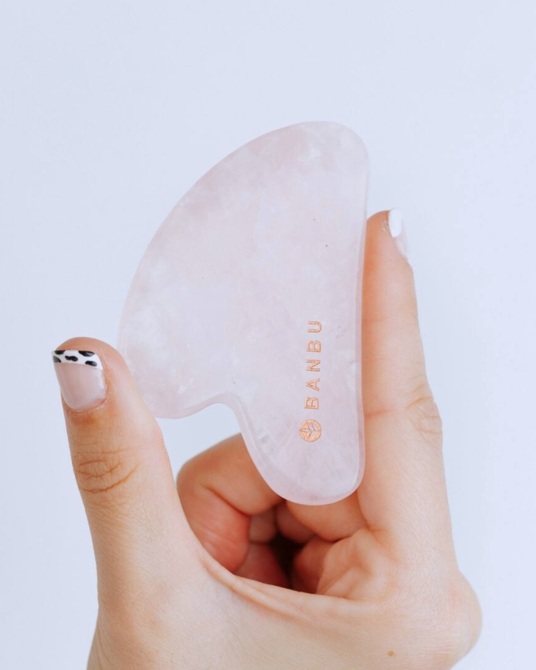 banbu-gua-sha-rosenquarz-gesichtsmassage-stein image 3