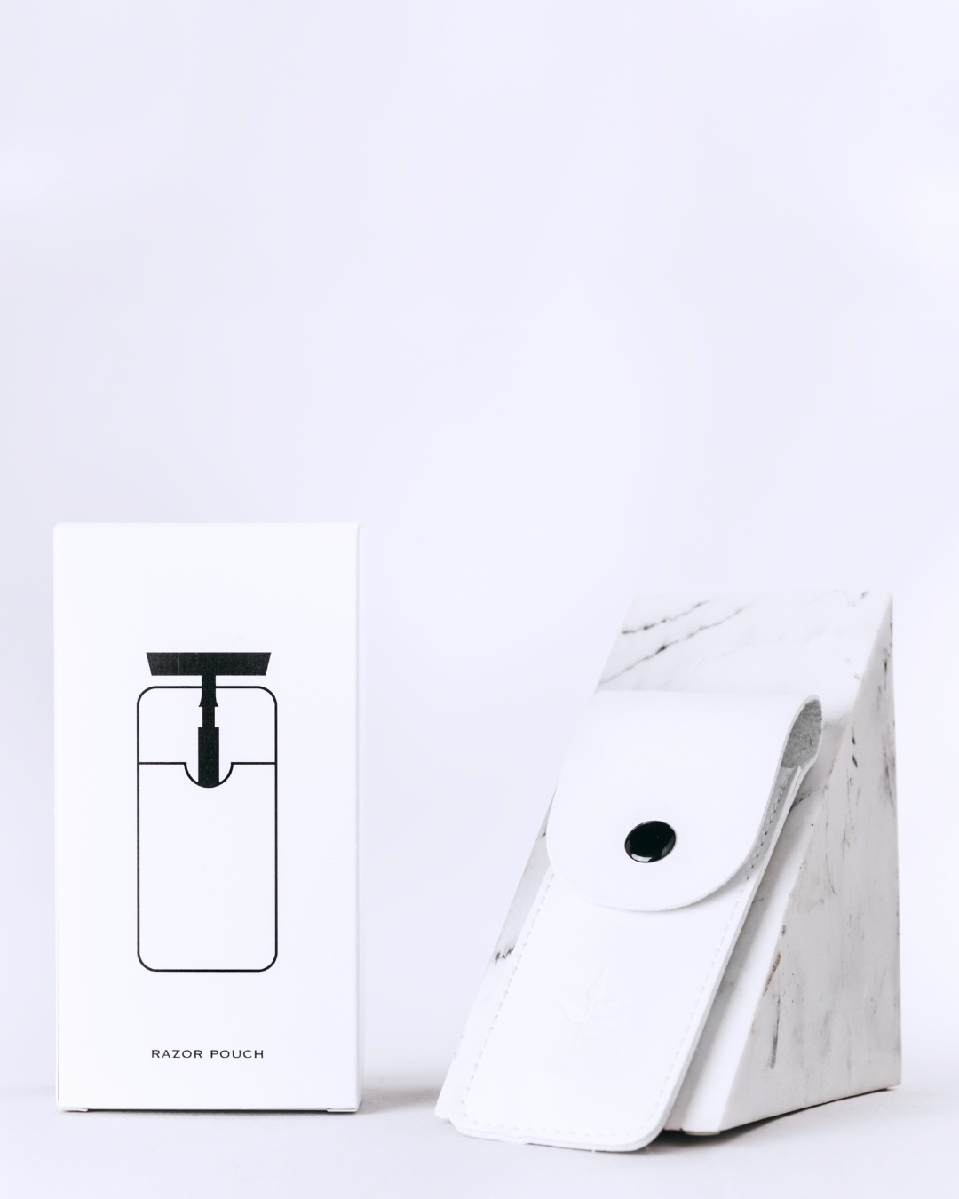 banbu-rasierer-etui-wei-aus-veganem-leder-f-r-reise image 1